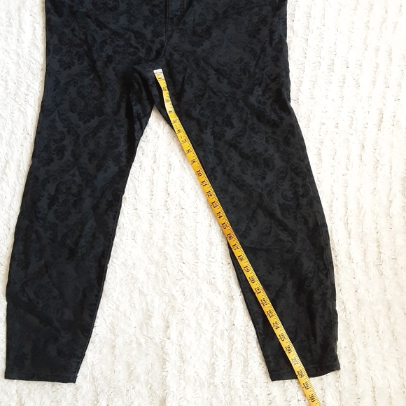 PLUS SIZE CHAPS PATTERNED STRETCH SKINNY JEANS SIZE 18W NWT - Picture 4 of 7